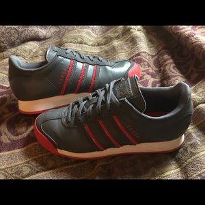 Adidas Men's 5 / Women's 7 Samoa Sneakers